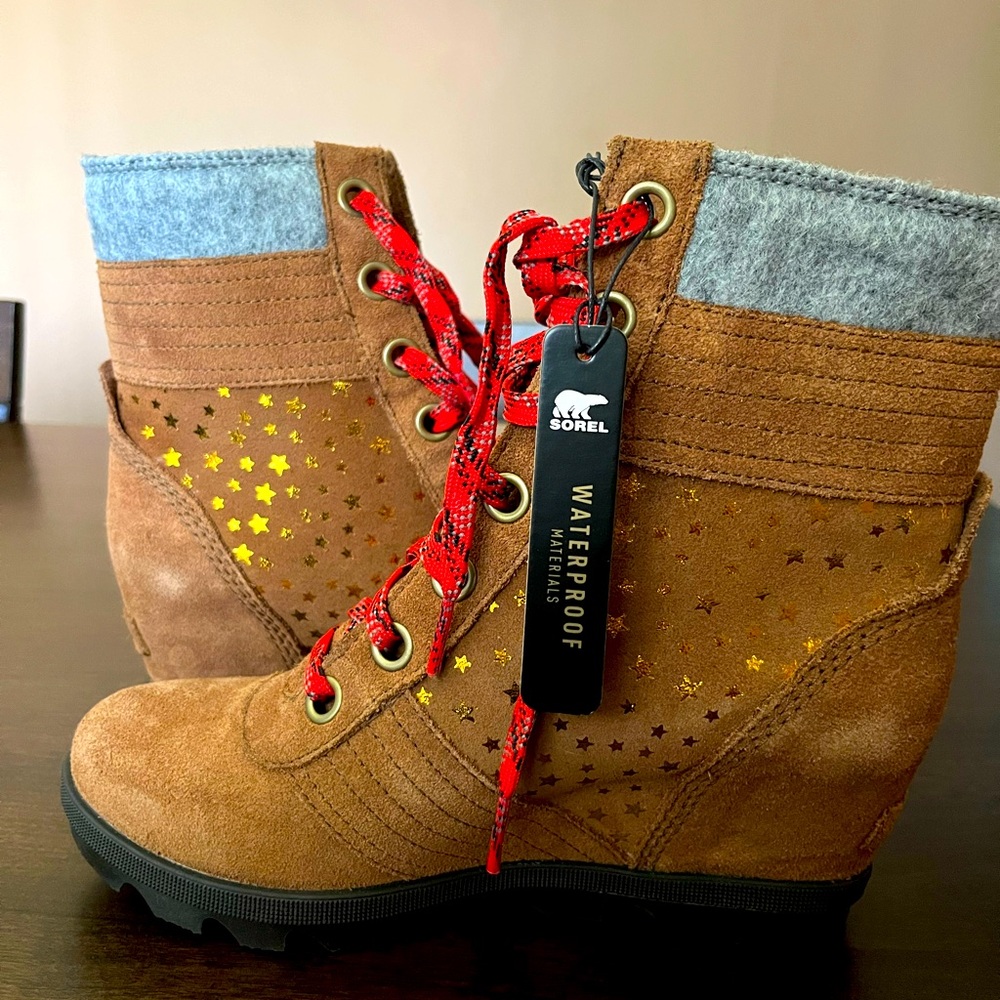 NEW 🤩 Sorel Youth Lexie Wedge